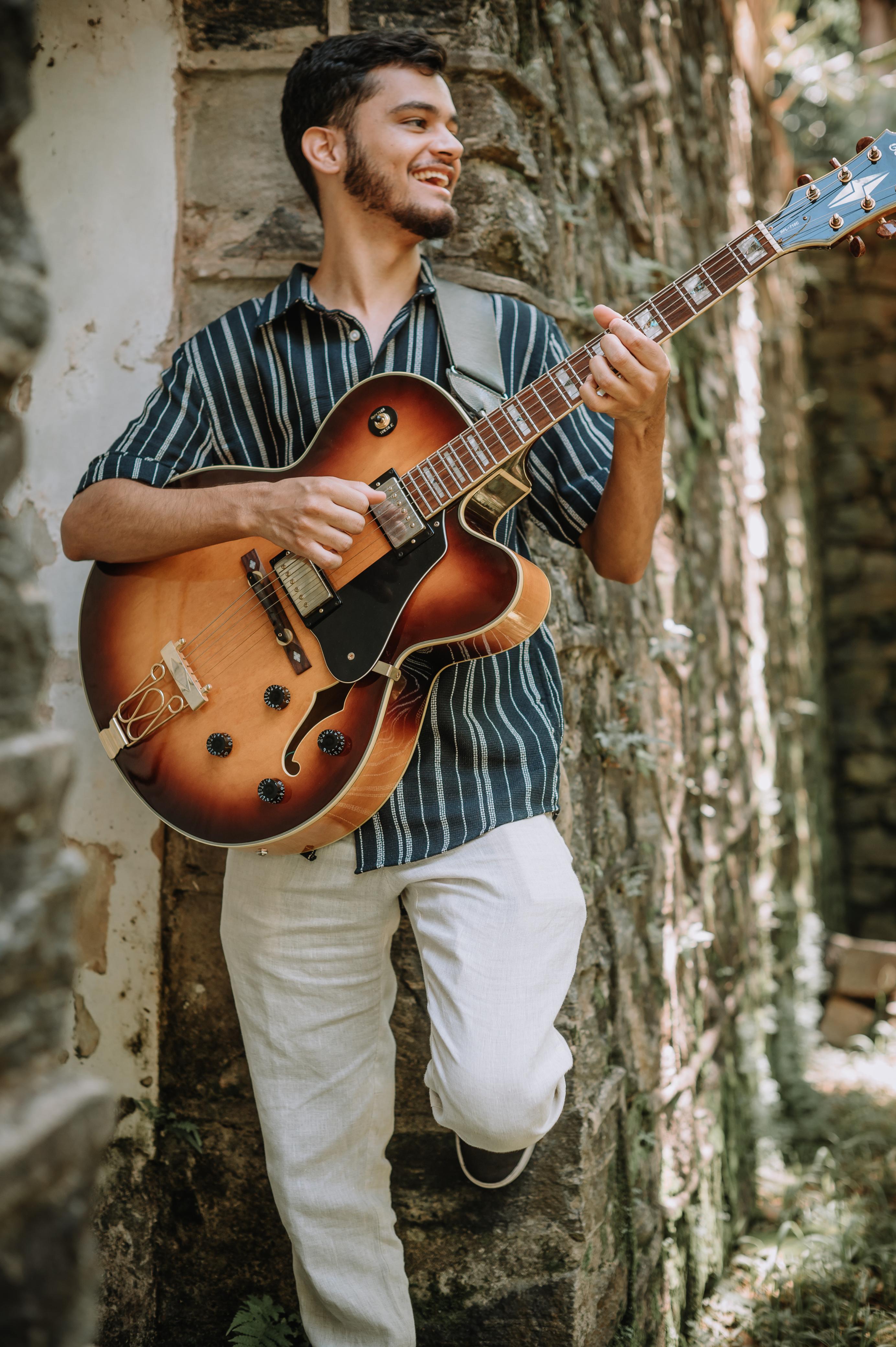 Elizer Ribeiro - Guitarra